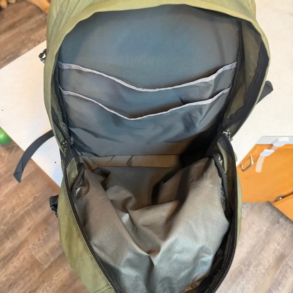 JANSPORT AirLift 2.0 Olive Green Laptop Backpack Bookbag Clamshell Tech Bag
